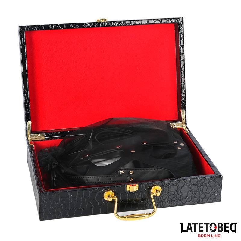 BDSM Kit Late to bed 8 Accessoires Premium: Boeien, Masker, Flogger, Gouden Maletin