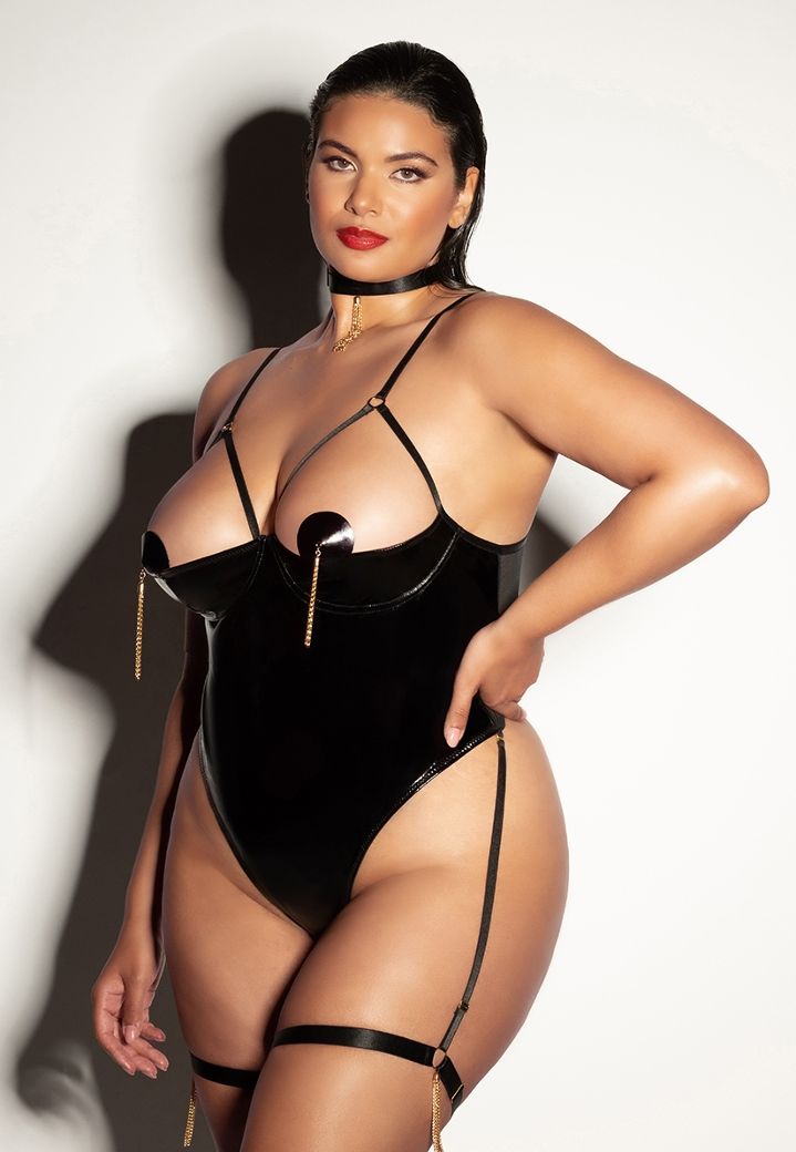 Play bodysuit, straps and nipple covers