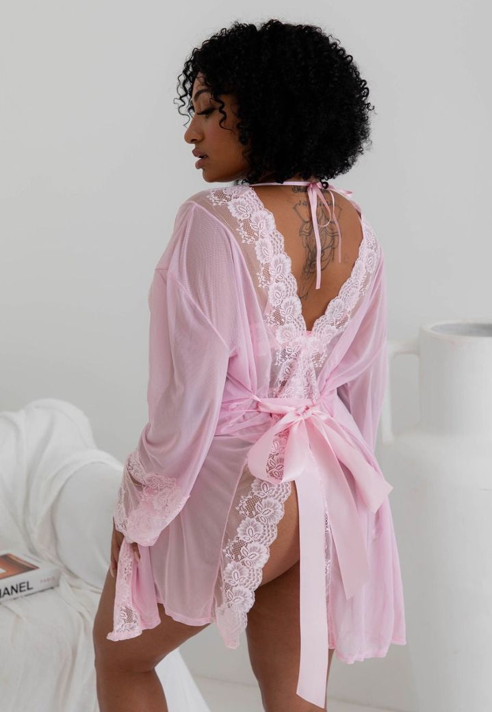 Kimono rosa pétalo con espalda descubierta