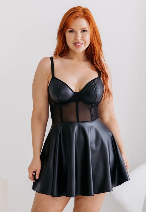 Robe Sabrina rouge : Similicuir, Résille, Coupe Patineuse